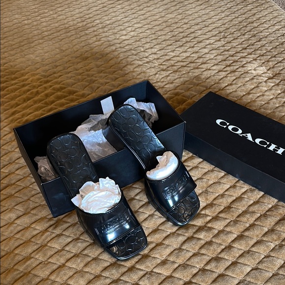 New size 7 Coach Embossed Black Slides New in Box - Picture 2 of 3